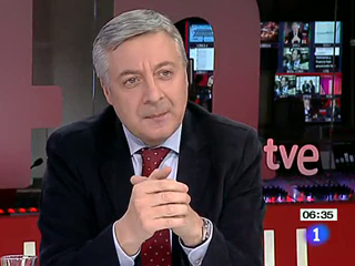 Ver v&iacute;deo  'El portavoz del Gobierno en funciones, Jos&eacute; Blanco, anuncia en TVE que se retira de la primera l&iacute;nea pol&iacute;tica'
