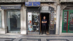 Ver v&iacute;deo  'Portugal o la dificultad de vivir entre recortes y subidas de impuestos'