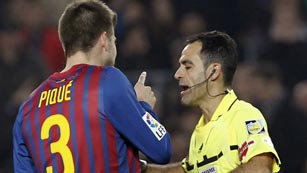 Ver v&iacute;deo  'La posible sanci&oacute;n a Piqu&eacute; reaviva el debate arbitral'