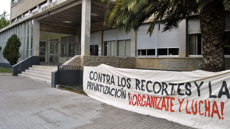 El Gobierno planea recortar el sueldo de los funcionarios que est&eacute;n de baja