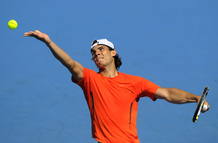 El tenista espa&ntilde;ol Rafael Nadal entrena en Australia.