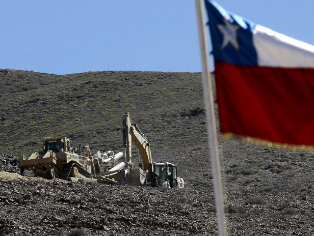 Siguen suministrando lo necesario a los 33 minerosen Chile