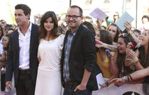 Los actores Mario Casas (i) y Clara Lago, junto al director Fernando González Molina, tras la presentación de la película 'Tengo ganas de ti' en el Festival de Cine Español de Málaga. Los actores Mario Casas (i) y Clara Lago, junto al director Fernando González Molina, tras la presentación de la película 'Tengo ganas de ti' en el Festival de Cine Español de Málaga.
