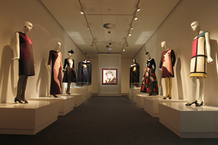 La Fundación Mapfre presenta la exposición "Yves Saint Laurent", la primera retrospectiva que se presenta en España sobre el diseñador La Fundación Mapfre presenta la exposición "Yves Saint Laurent", la primera retrospectiva que se presenta en España sobre el diseñador