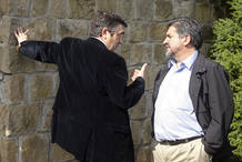 Jesús Eguiguren y Patxi López charlan en Orio en una imagen de archivo. Jesús Eguiguren y Patxi López charlan en Orio en una imagen de archivo.