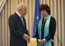 El presidente israelí, Simon Peres y la Alta Representante, Catherine Ashton, se han reunido para hablar de la situación en Oriente Próximo. El presidente israelí, Simon Peres y la Alta Representante, Catherine Ashton, se han reunido para hablar de la situación en Oriente Próximo.