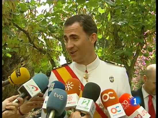 El Pr&iacute;ncipe y los pol&iacute;ticos, entusiasmados con la 'Roja'