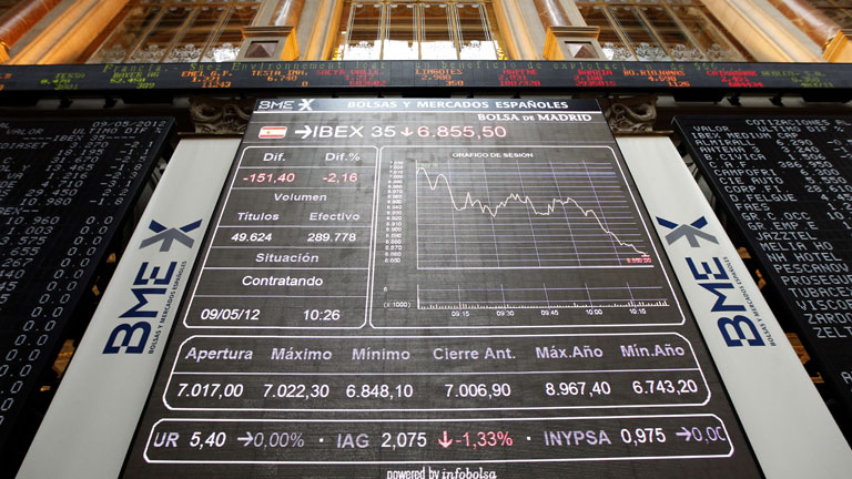 La prima de riesgo espa&ntilde;ola supera los 450 puntos y la Bolsa vuelve a niveles de 2003