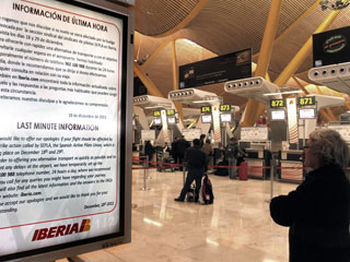 Ver v&iacute;deo  'Primer d&iacute;a de huelga de Iberia, con 91 vuelos cancelados'