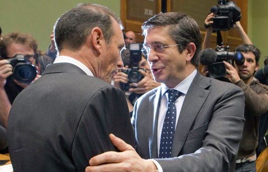 Patxi L&oacute;pez es elegido nuevo lehendakari, el primero no nacionalista