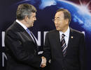 El primer ministro brit&aacute;nico posa con Ban Ki Moon