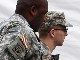Ver v&iacute;deo  'Primera comparecencia ante un tribunal del soldado Bradley Manning'