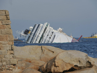 Primera demanda colectiva en Espa�a contra la naviera del Costa Concordia
