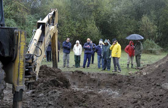 En C&aacute;ceres han comenzado las primeras exhumaciones ordenadas por el juez Garz&oacute;n