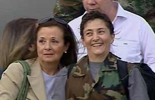 Ver v&iacute;deo  'Primeras im&aacute;genes de Ingrid Betancourt tras su liberaci&oacute;n'