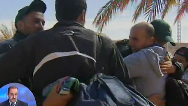 Ver vídeo  'Primeras imágenes de los rehenes liberados'