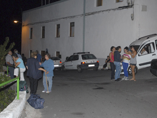 Ver v&iacute;deo  'Primeros evacuados en El Hierro por los temblores s&iacute;smicos'