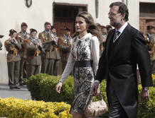 La Princesa de Asturias y el presidente del Gobierno, Mariano Rajoy, a su llegada al paraninfo de la Universidad de Alcal&aacute; de Henares.