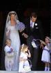 La princesa Carolina luci&oacute; un vestido de novia del dise&ntilde;ador holand&eacute;s Addy van den Krommenacker.