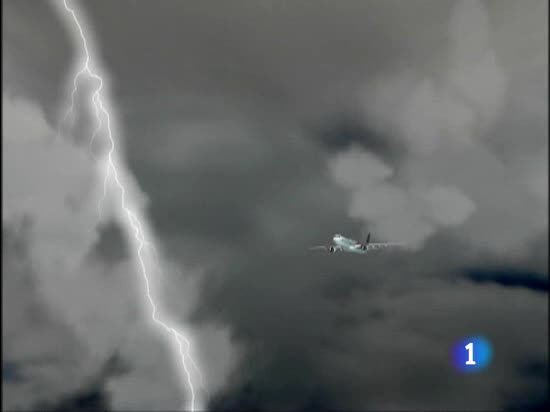 La principal hip�tesis es que el accidente del avi�n de Air France lo haya provocado una fuerte tormenta