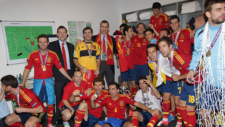 El pr&iacute;ncipe Felipe y el presidente Rajoy bajaron al vestuario