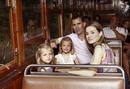 Los pr&iacute;ncipes de Asturias y sus hijas en el tren tur&iacute;stico S&oacute;ller