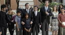 Los pr&iacute;ncipes de Asturias y el presidente del Gobierno, Mariano Rajoy, posan junto a Crist&oacute;bal Ugarte, nieto de Nicanor Parra (a la izda. de Rajoy), la hija del poeta, Colombina (segunda por la izquierda) y otros familiares de poeta chileno, en el e