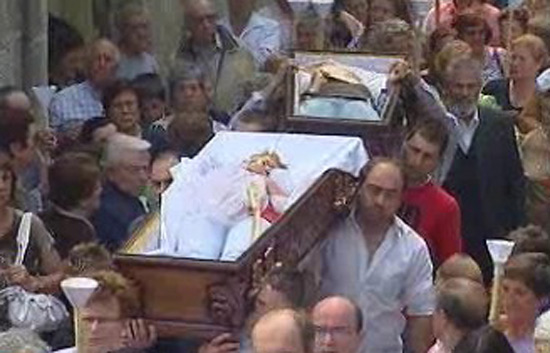 Espa&ntilde;a Directo - La procesi&oacute;n de los ata&uacute;des