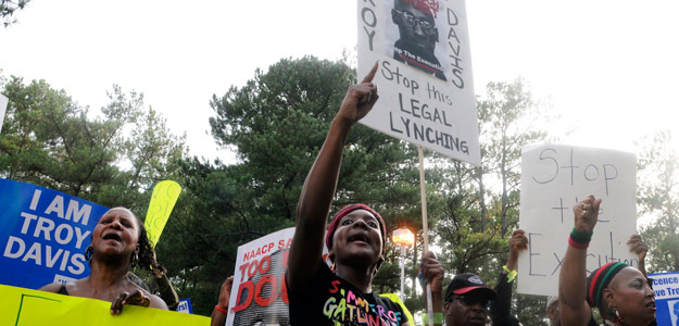 Protesta para pedir el perd&oacute;n para Troy Davis, el joven ajusticiado en Georgia (EE.UU.) el mi&eacute;rcoles
