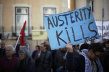 Protestas a las afueras del Parlamento de Portugal Protestas a las afueras del Parlamento de Portugal