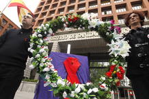PROTESTAS ANTE SANIDAD POR "LA MUERTE" DEL PLAN NACIONAL SOBRE EL SIDA PROTESTAS ANTE SANIDAD POR "LA MUERTE" DEL PLAN NACIONAL SOBRE EL SIDA