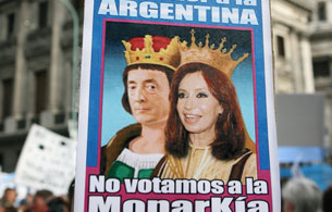 Miles de personas se movilizan en Argentina para protestar por la reforma