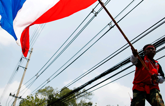 Protestas multitudinarias en Tailandia para exigir elecciones anticipadas