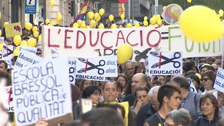 Protesta en Barcelona contra los recortes en educaci&oacute;n