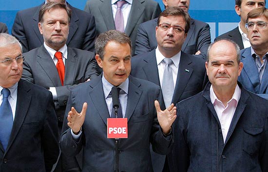 Zapatero anuncia que el PSOE apoyar&aacute; todos los presupuestos