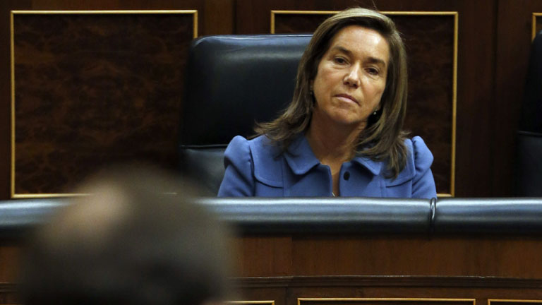 El Grupo Socialista pide hasta tres veces la dimisi&oacute;n de Ana Mato