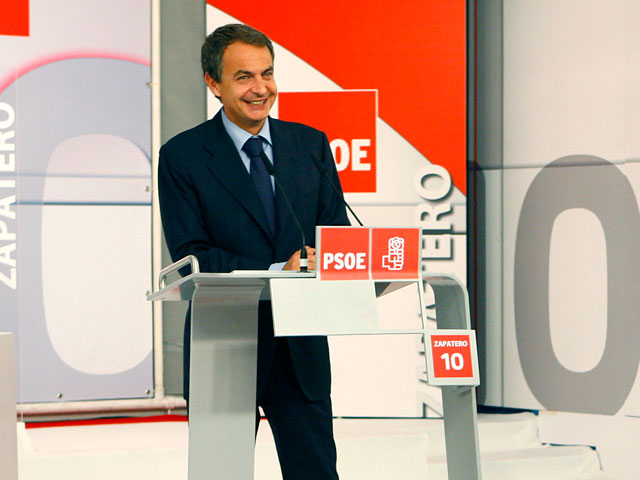 Zapatero: "Somos el partido que respeta todas las identidades y todas las banderas"