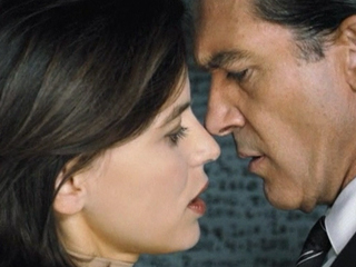 Ver v&iacute;deo  'Puesta de largo para "La piel que habito", la nueva pel&iacute;cula de Almod&oacute;var'
