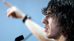 Puyol no baja los brazos para la Eurocopa Puyol no baja los brazos para la Eurocopa