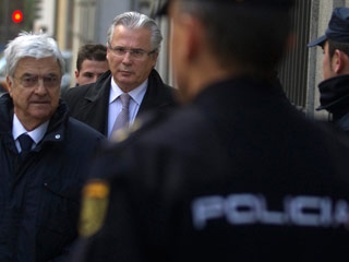 Ver v&iacute;deo  'El querellante contra Garz&oacute;n niega que represente al PP'