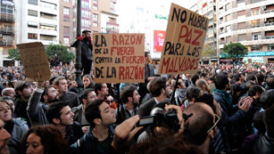 Ver v&iacute;deo  'La quinta jornada de protestas en Valencia lleva en marcha cinco horas'