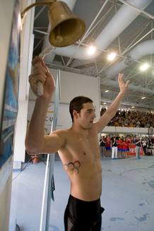 Mu&ntilde;oz toca la campana tras batir el r&eacute;cord de Europa de 100m mariposa.