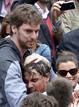 Rafa Nadal abrazado a su amigo Pau Gasol que asisti&oacute; a su s&eacute;ptima victoria en Roland GarrosIMA VEZ
