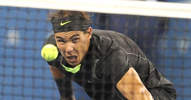 Rafa Nadal, delante de la red en su encuentro ante Feliciano López. Ahora tiene a Verdasco por delante. Rafa Nadal, delante de la red en su encuentro ante Feliciano López. Ahora tiene a Verdasco por delante.