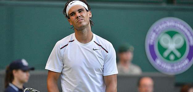 Nadal se lamenta de una jugada ante Rosol.