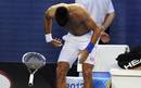 El tenista serbio Novak Djokovic reacciona tras perder el primer set ante el espa&ntilde;ol Rafael Nadal