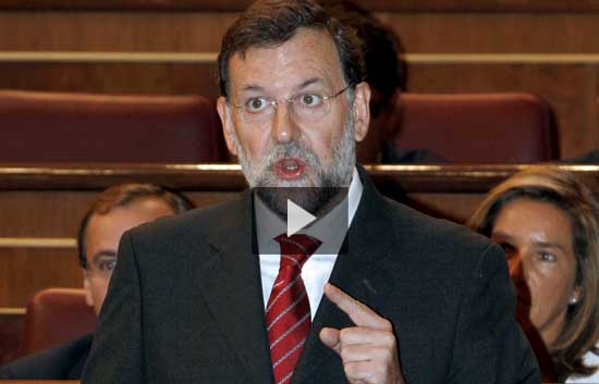 Rajoy acusa a Zapatero de ser el problema