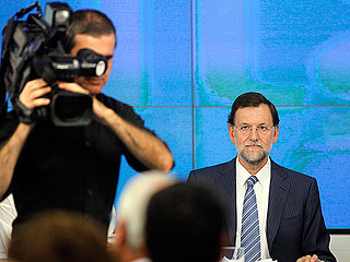Ver v&iacute;deo  'Rajoy anuncia que bajar&aacute; los impuestos a los emprendedores si gana las elecciones'