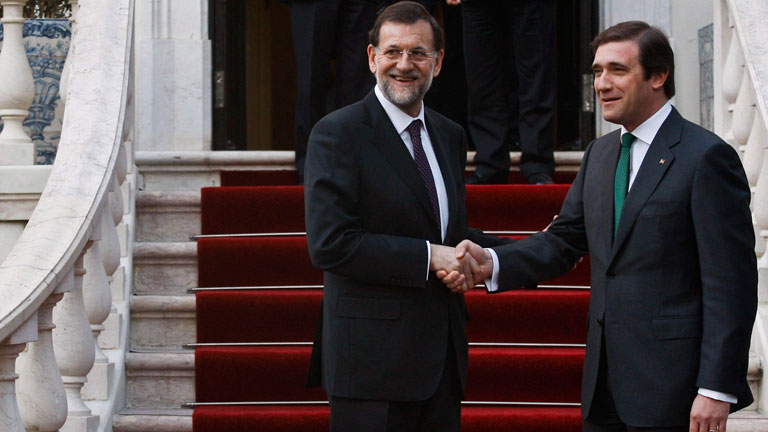 Rajoy asegura en su visita a Portugal que Espa&ntilde;a cumplir&aacute; el objetivo del d&eacute;ficit
