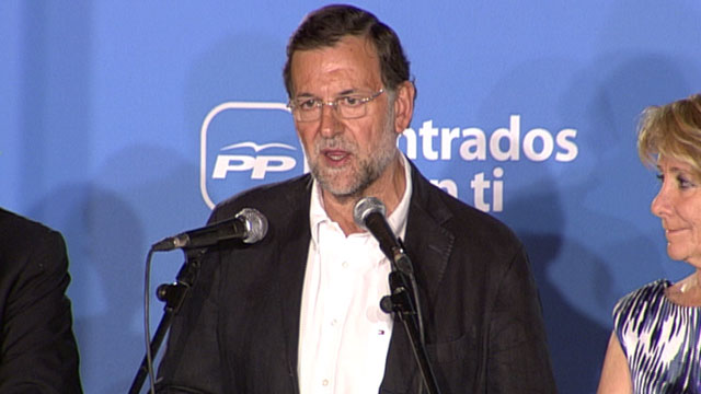 Rajoy celebra la victoria en las municipales y auton&oacute;micas en el balc&oacute;n de G&eacute;nova